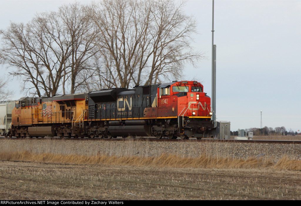 CN 8942 UP 5458